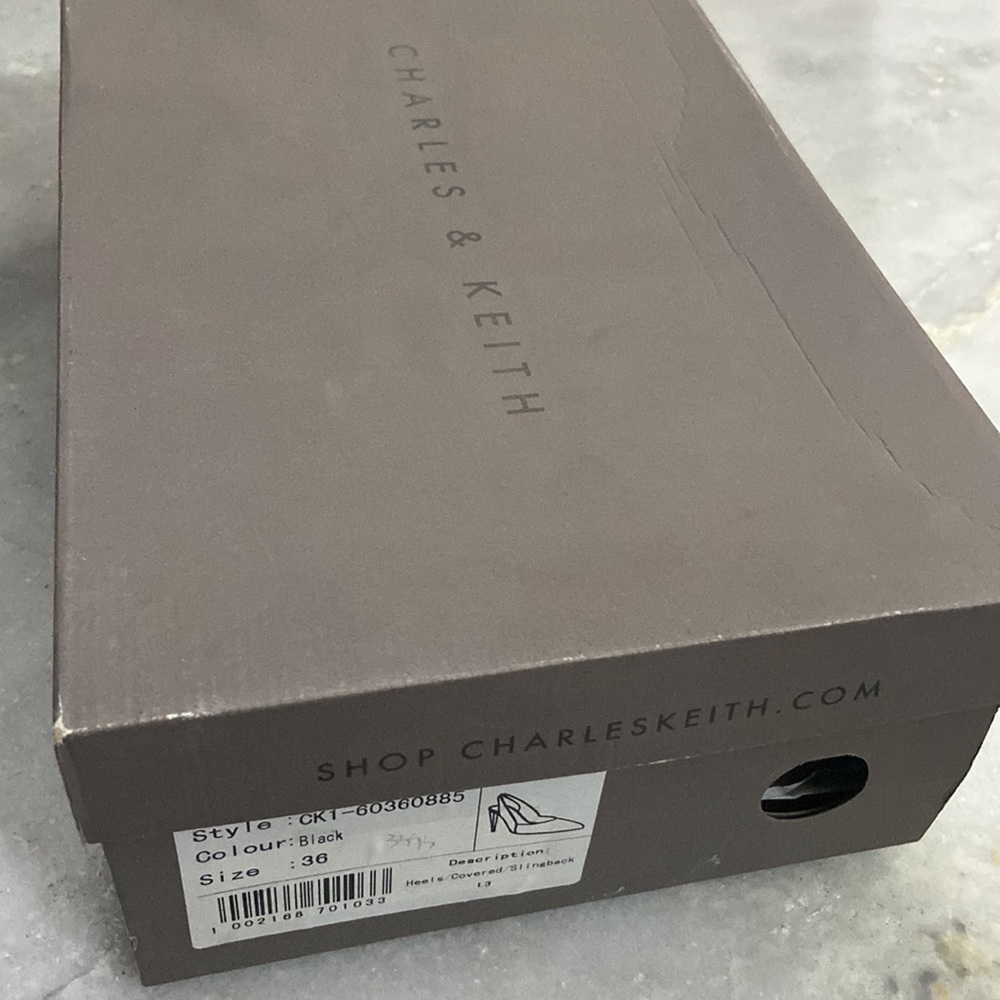 Charles n Keith heels - Picture 4 of 8